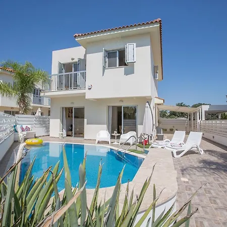 You Will Love This Luxury 3 Bedroom Holiday In With Private Pool 1248 파라림니