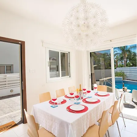 You Will Love This Luxury 3 Bedroom Holiday In With Private Pool 1248